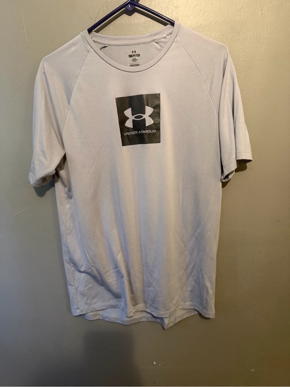 Under Armour Men’s Light Gray Logo Short Sleeve Tee